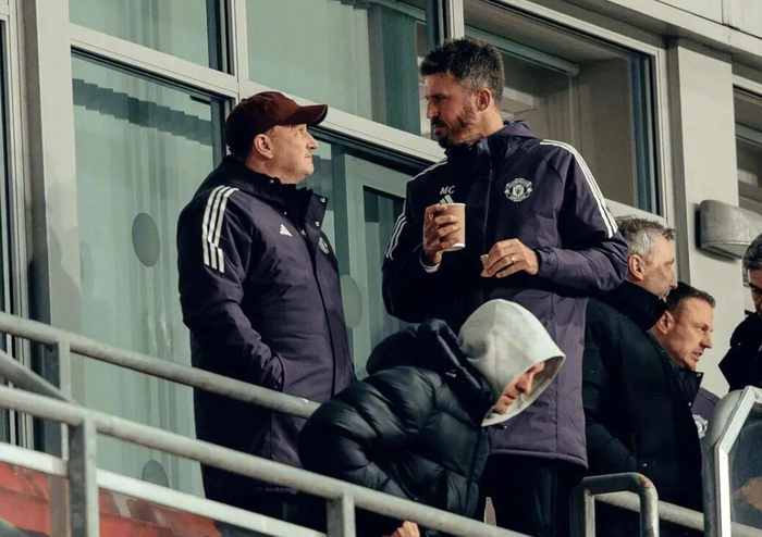 卡里克上任七日即观战U21比赛，阿莫林任内从未现身|曼彻斯特晚报|曼彻斯特|曼联|托马斯-卡里克|主教练_新浪体育_新浪新闻