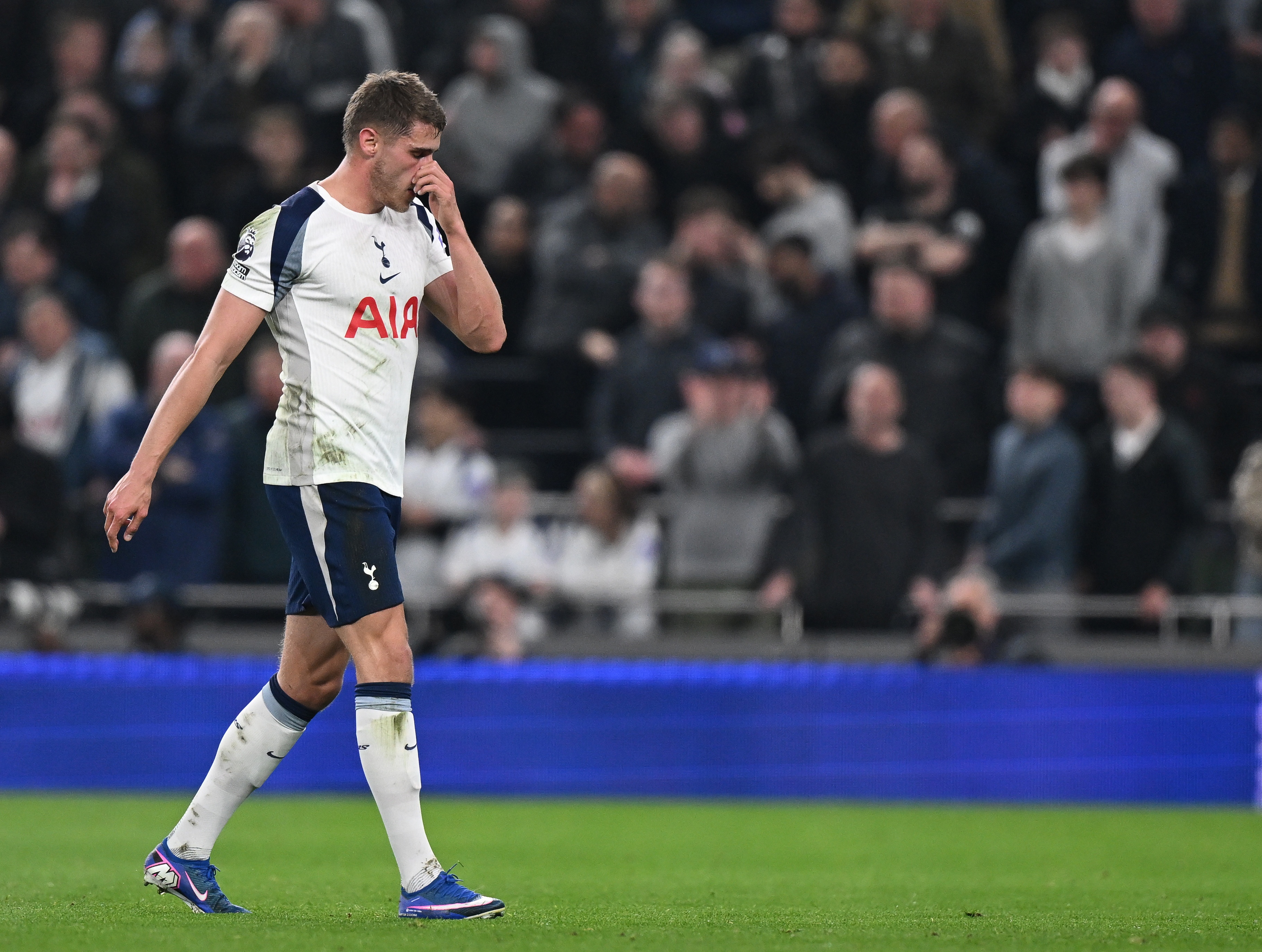 旧将：利物浦确实需要再引进一名中卫，范德芬似乎是不错的选择