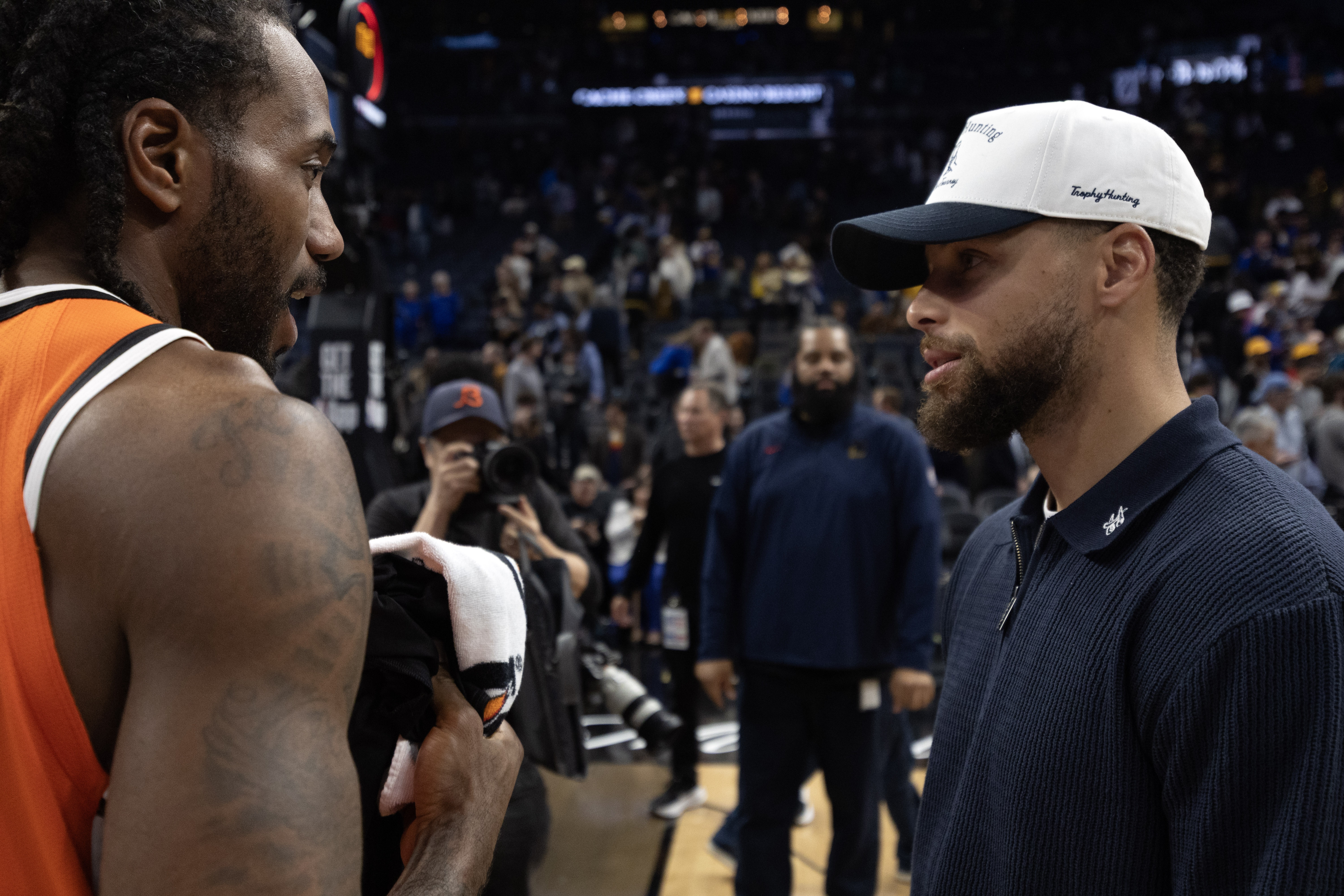 赏金女王试玩-伦纳德合同或因调查作废 错失字母哥的勇士将打包巴特勒提出报价